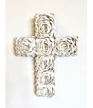 Croix en coquillages