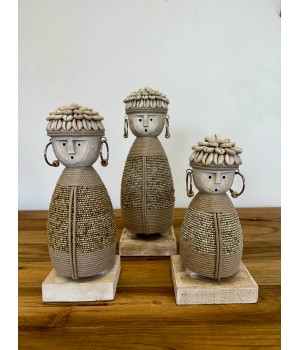Statuette marron en bois PM